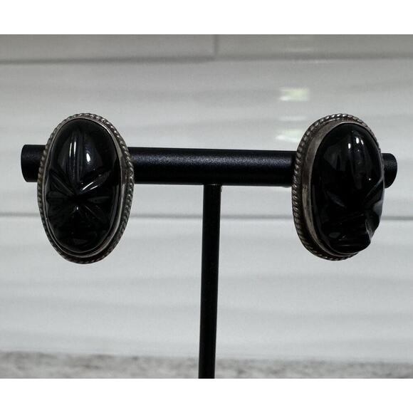 Vintage Sterling Silver Signed Black Onyx Warrior Face Screw Back Earrings - Picture 2 of 7